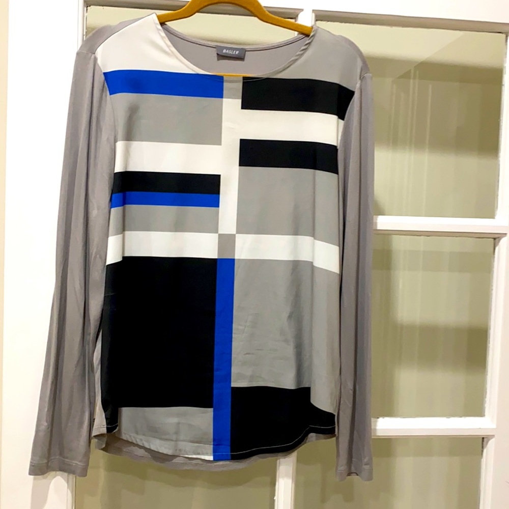 Bazler long sleeve top. Medium